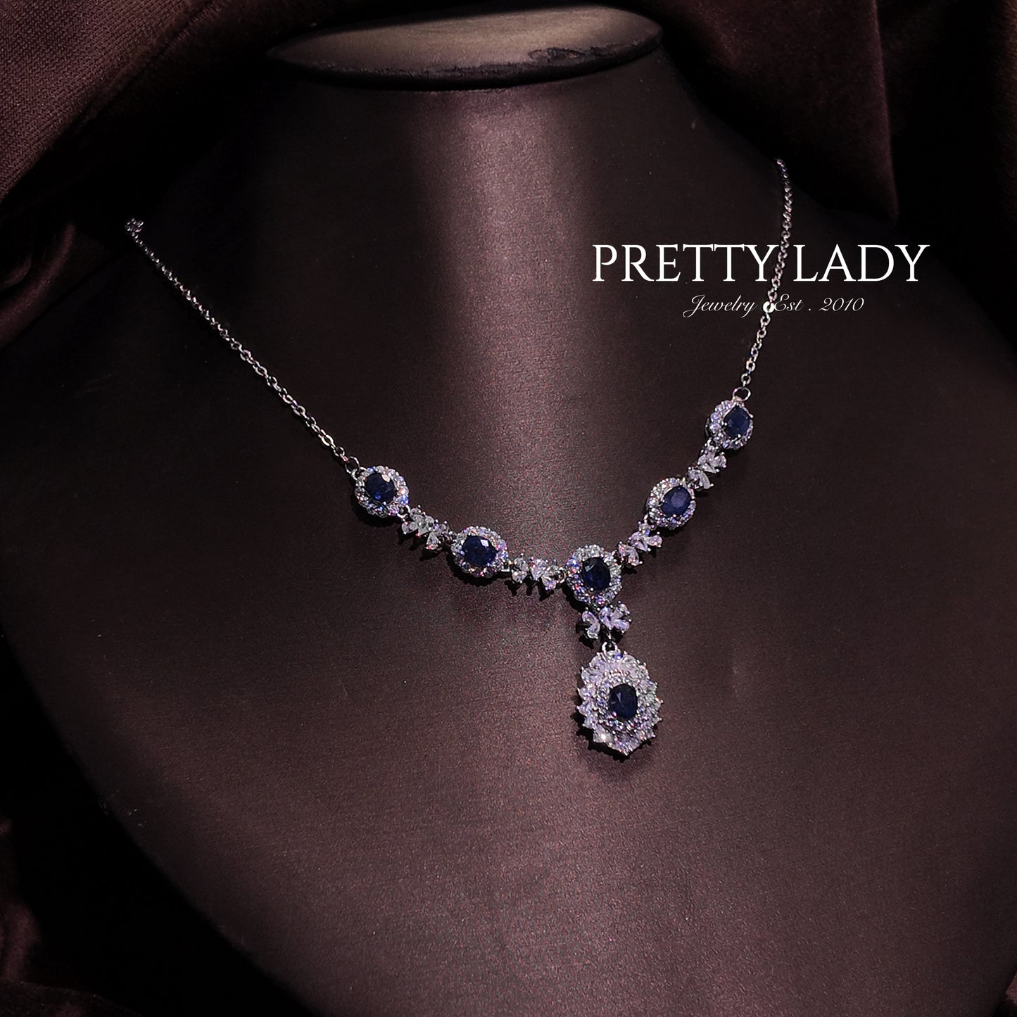 Natural aquamarine necklace S925 pure silver blue V-shaped luxurious palace retro