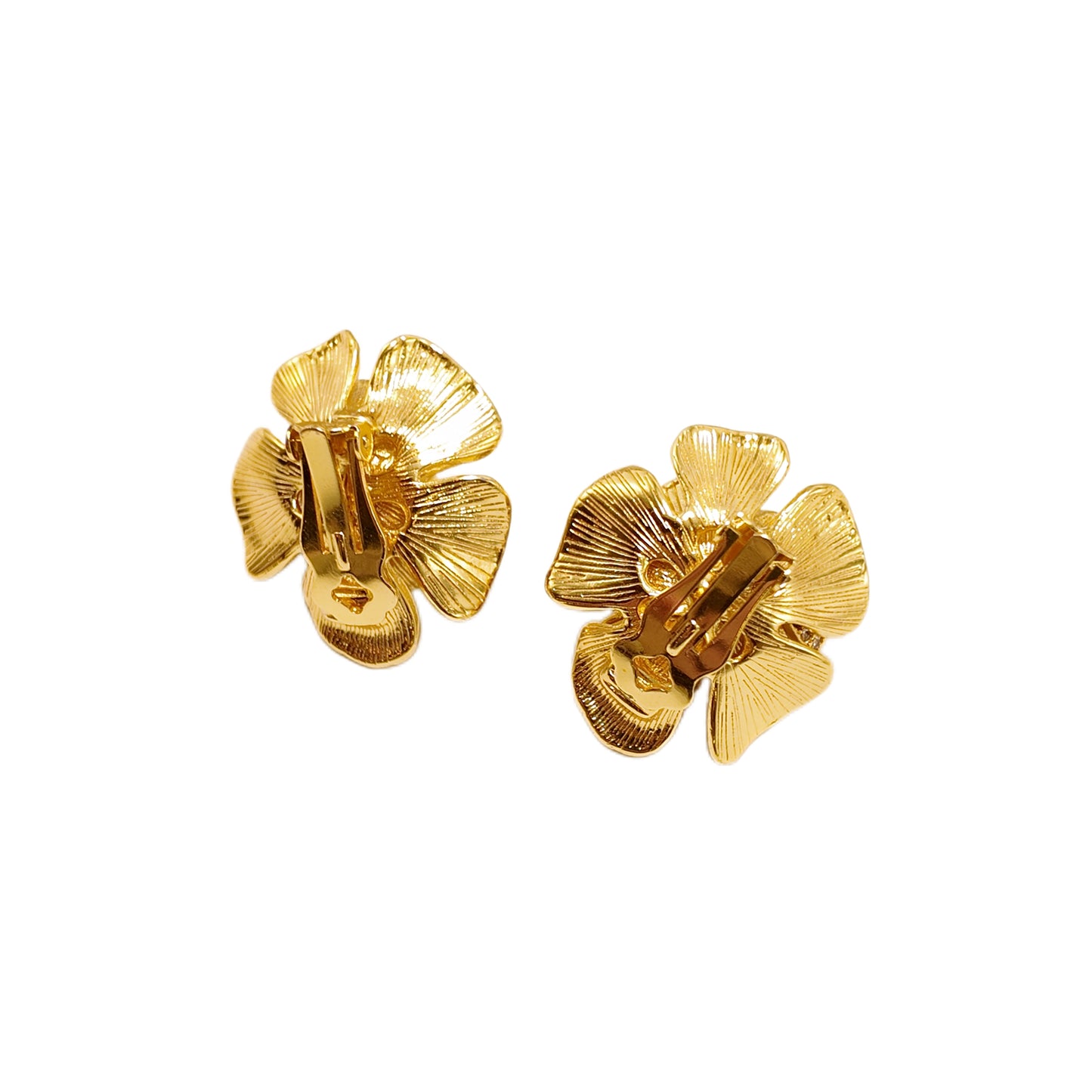 "Golden Pistil, Pearl Bloom"Vintage camellia imitation pearl ear clip three-dimensional flower KML marking gorgeous court complex