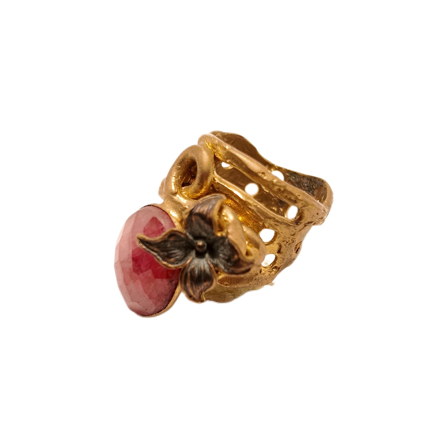 Vintage British 1960s Natural Stone Brass Ring with Three Dimensional Surrounding Flower Palace Vintage Style