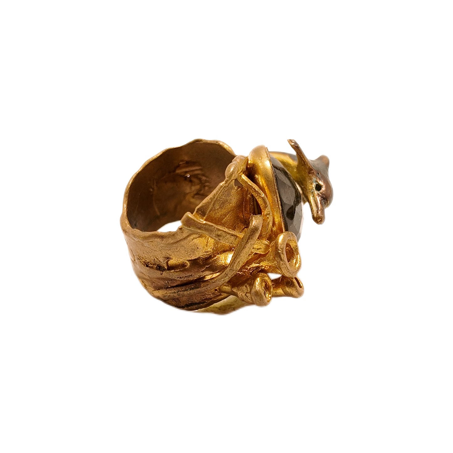 Vintage British 1960s natural stone brass ring oval shaped three-dimensional dolphin relief court retro style