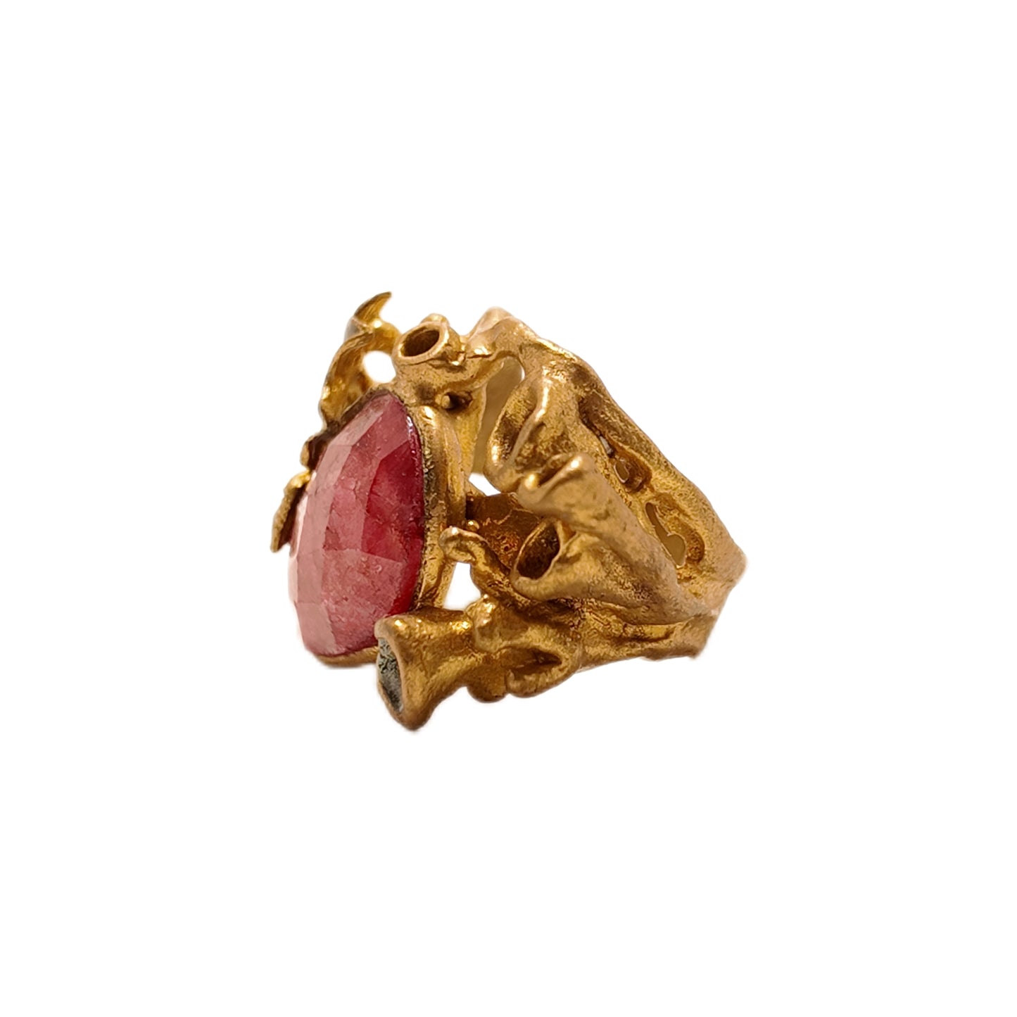 Vintage British 1960s red natural stone brass open ring with three-dimensional relief court retro style