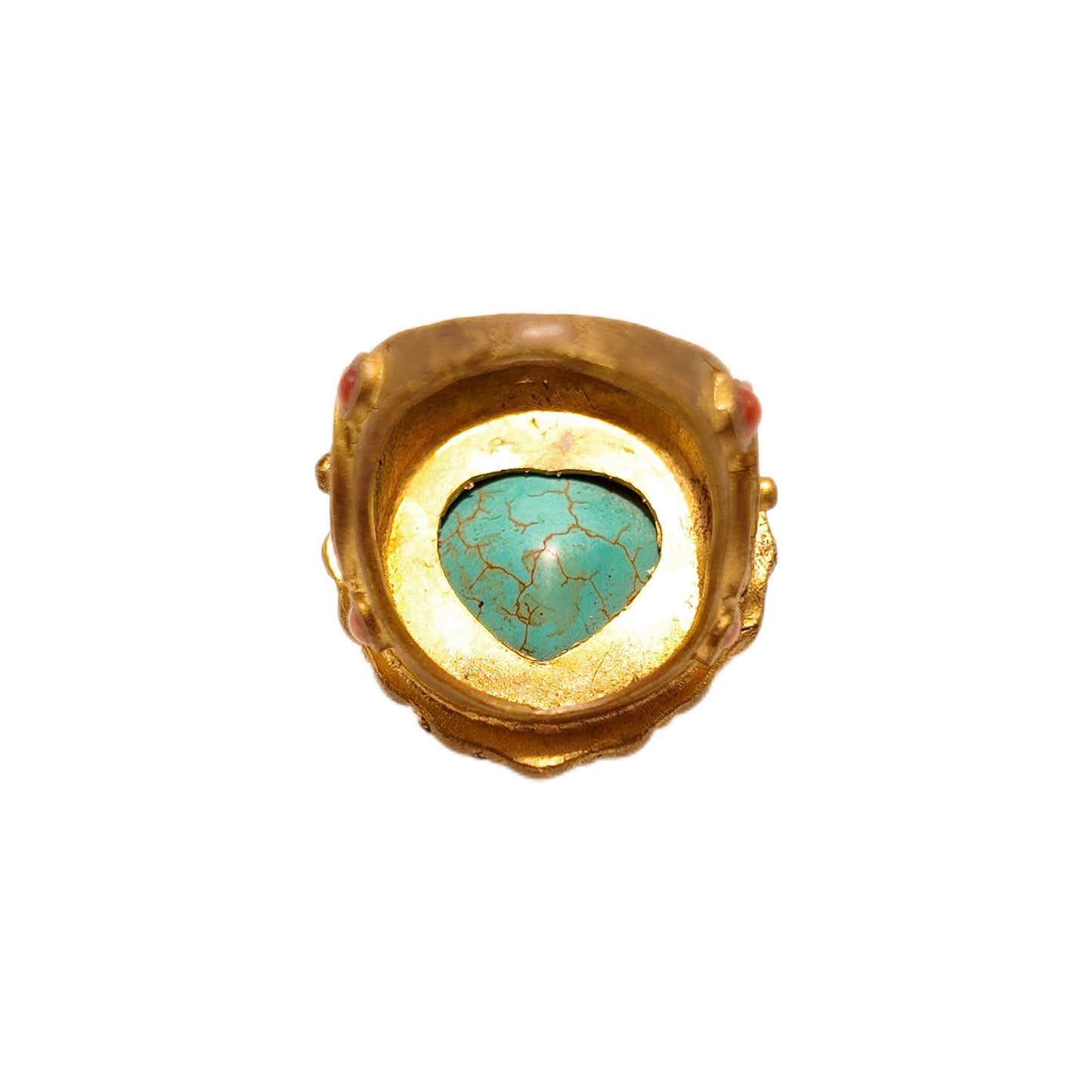 Vintage British 1960s natural turquoise brass ring with heart-shaped three-dimensional pattern court retro style