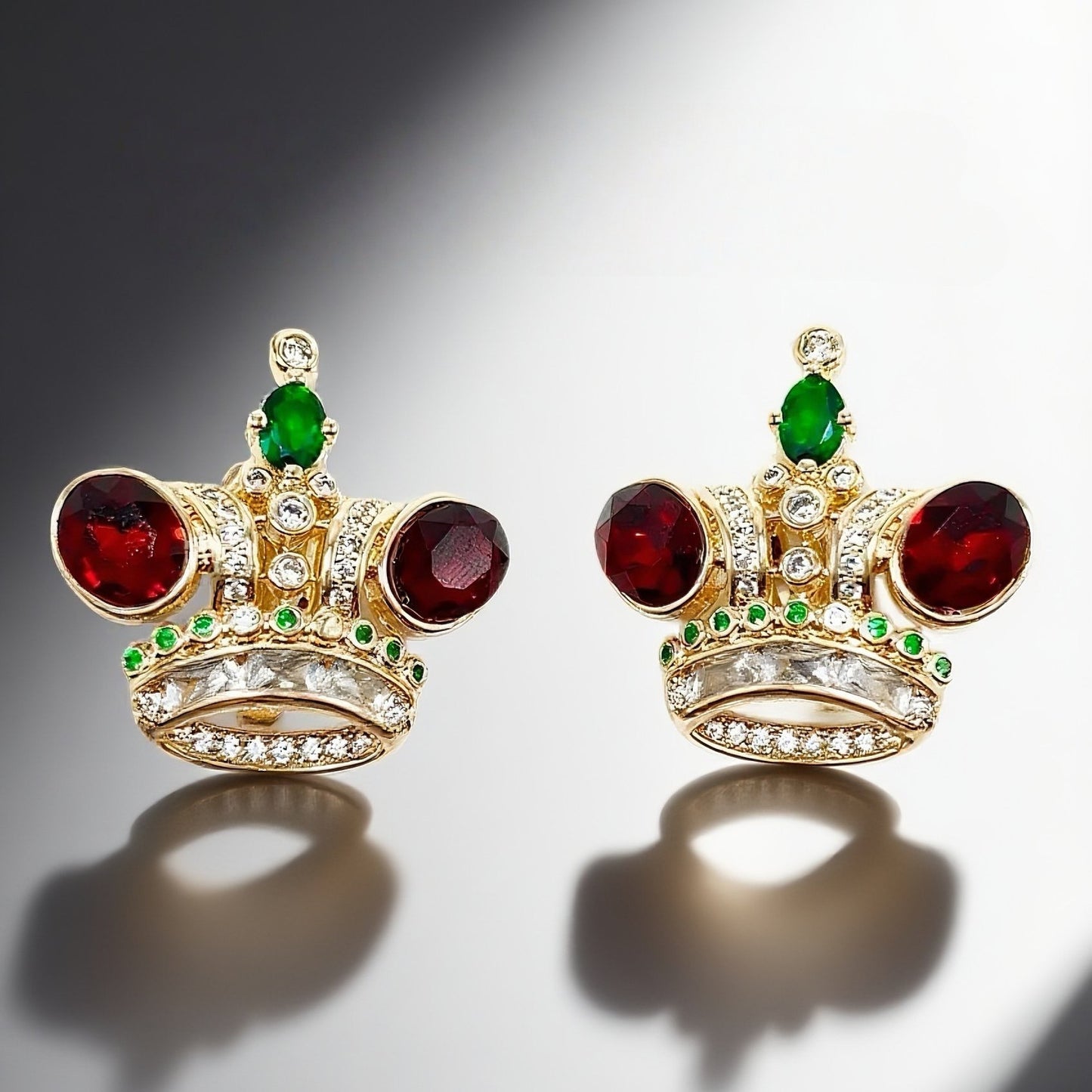 Vintage Crown Earnail Earclip in Two Styles Red and Green Glass Splicing Gorgeous Palace Vintage
