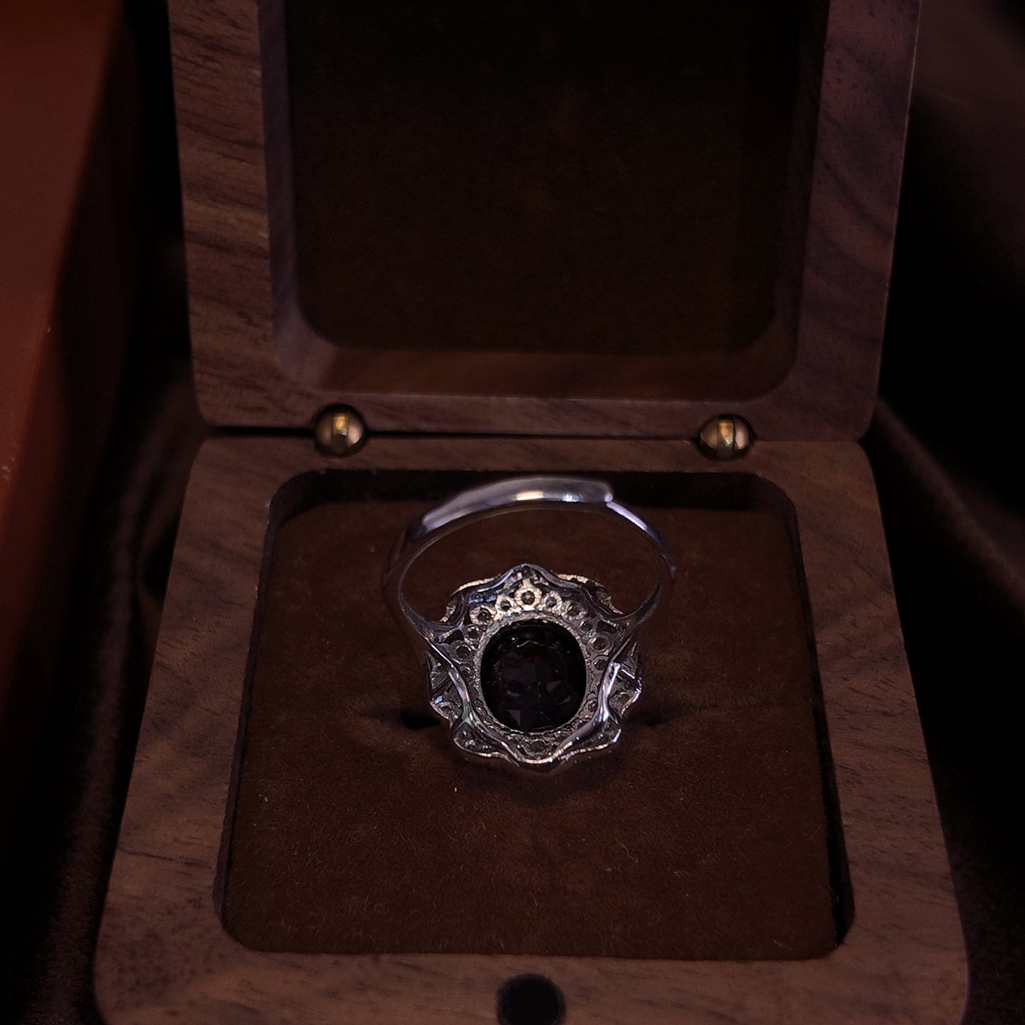 Natural Garnet Open Ring S925 Pure Silver Dark Red Oval Lace Lace Surrounding the Palace Vintage