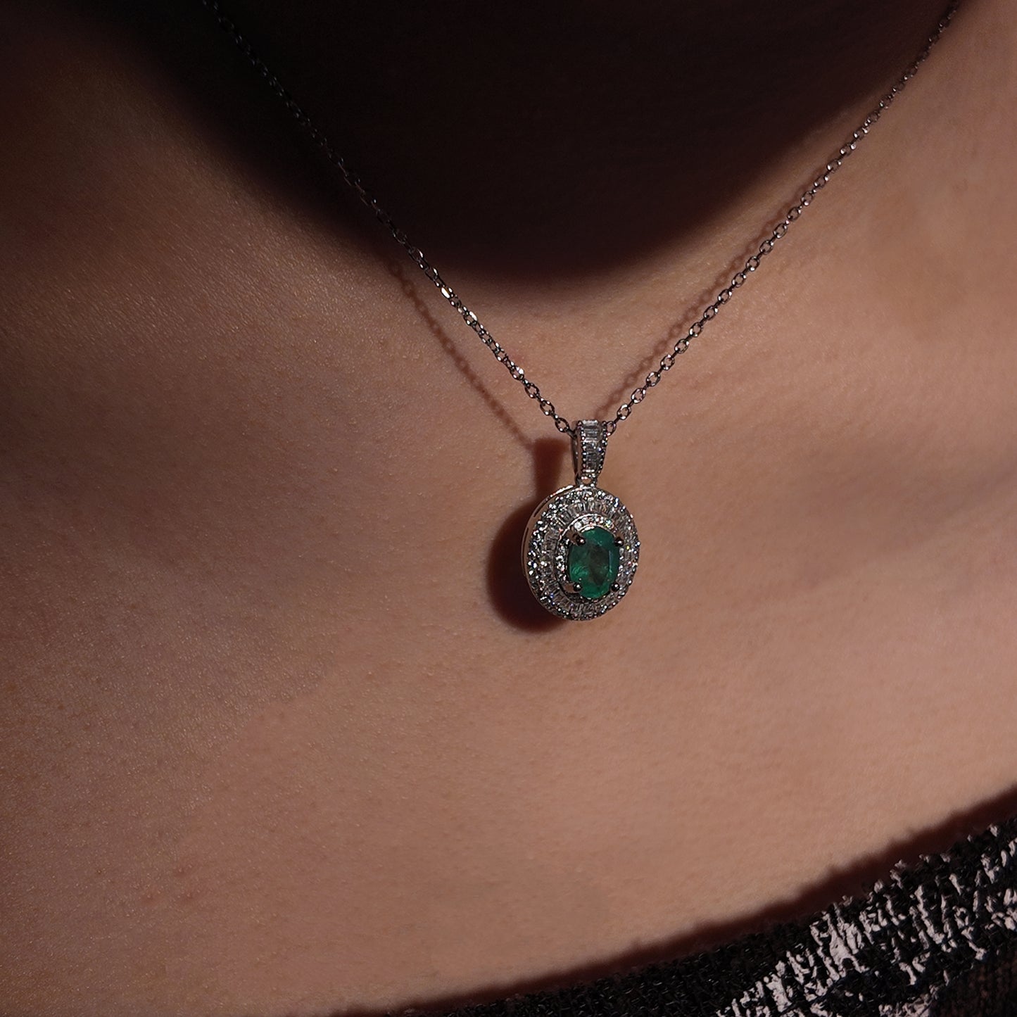 Natural emerald pendant necklace S925 pure silver oval luxury niche exquisite retro
