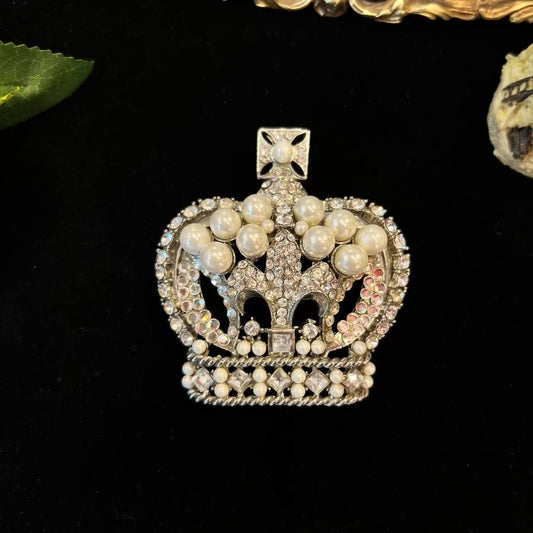 Vintage British Crown Brooch Imitation Pearl Rhinestone Inlaid with Palace Vintage Style