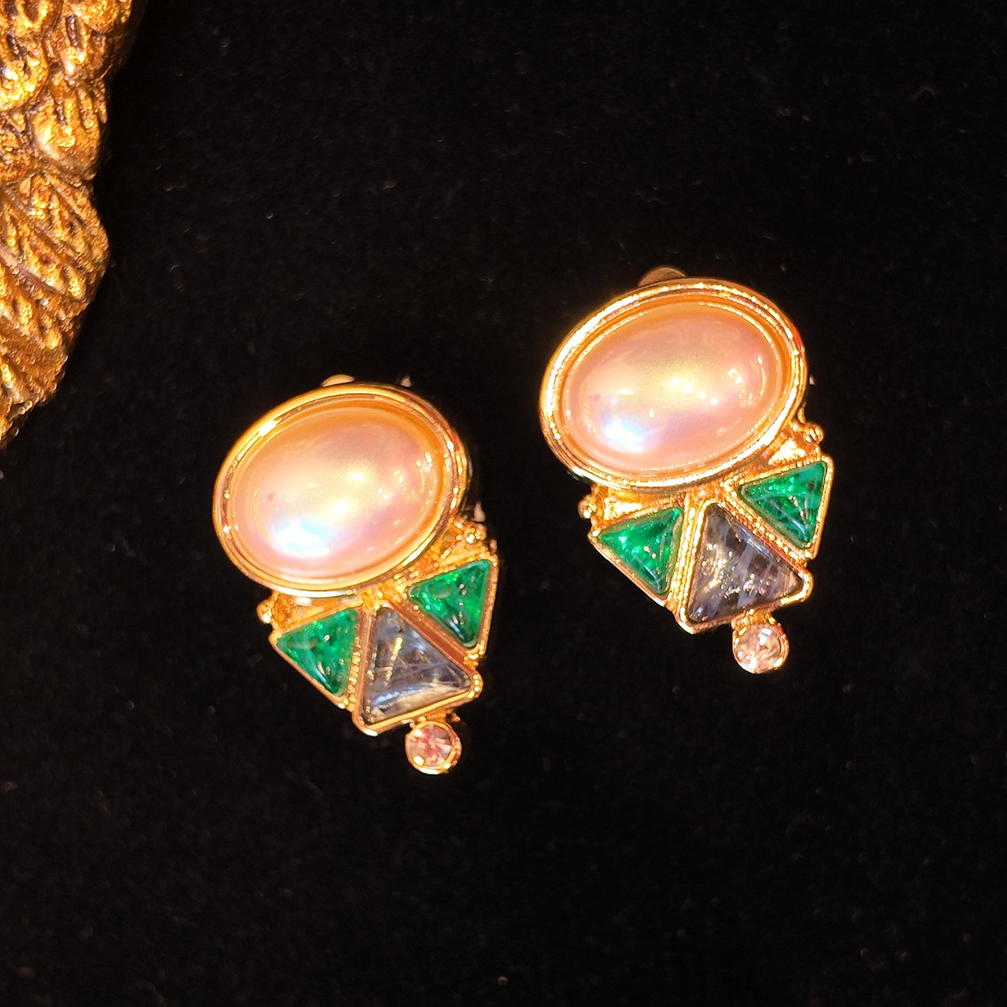Vintage inverted triangle ear clip blue green cloud patterned glass imitation pearl inlaid with palace retro style