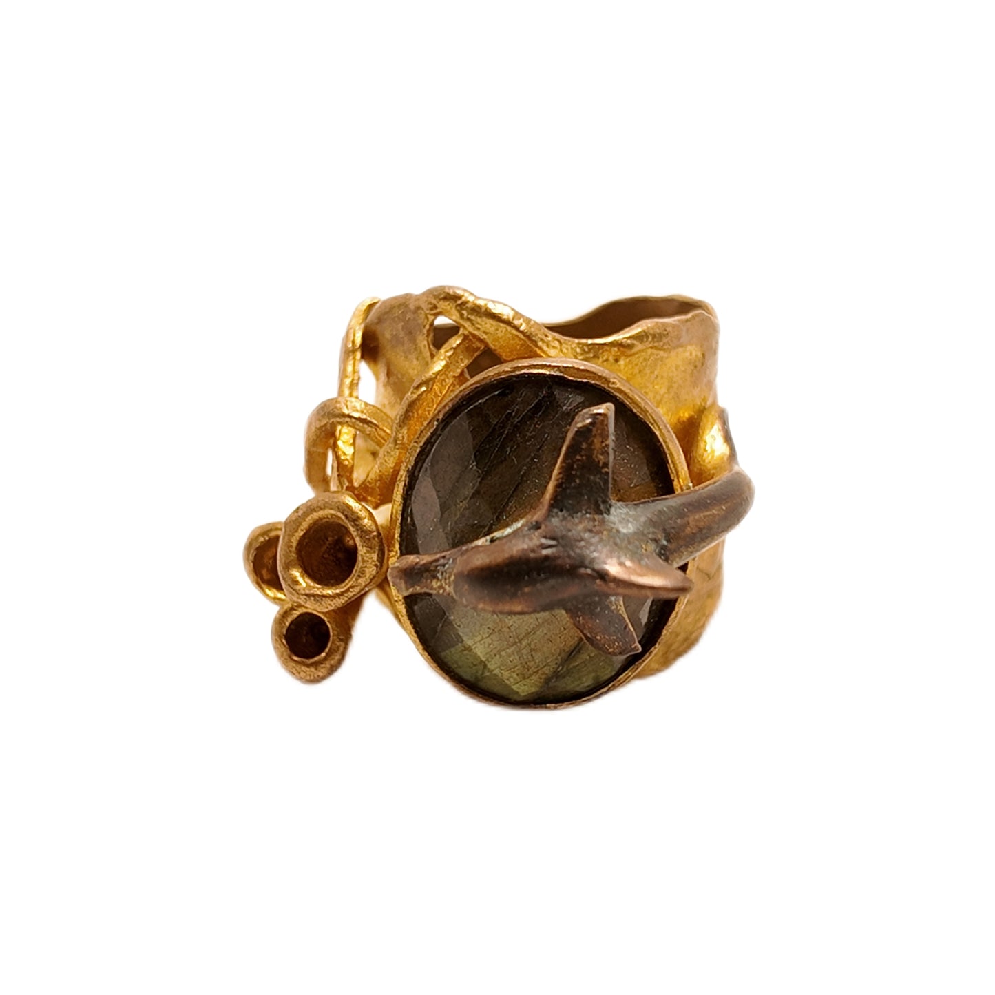 Vintage British 1960s natural stone brass ring oval shaped three-dimensional dolphin relief court retro style