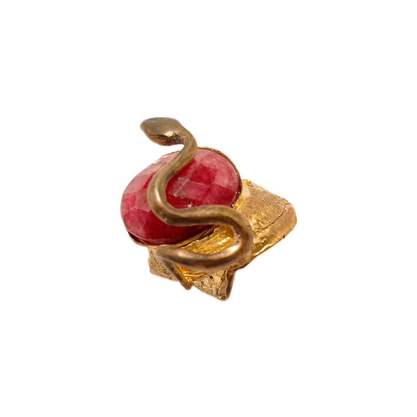 Vintage British 1960s Red Natural Stone Brass Ring Oval Three Dimensional Serpentine Surrounding Palace Vintage Style