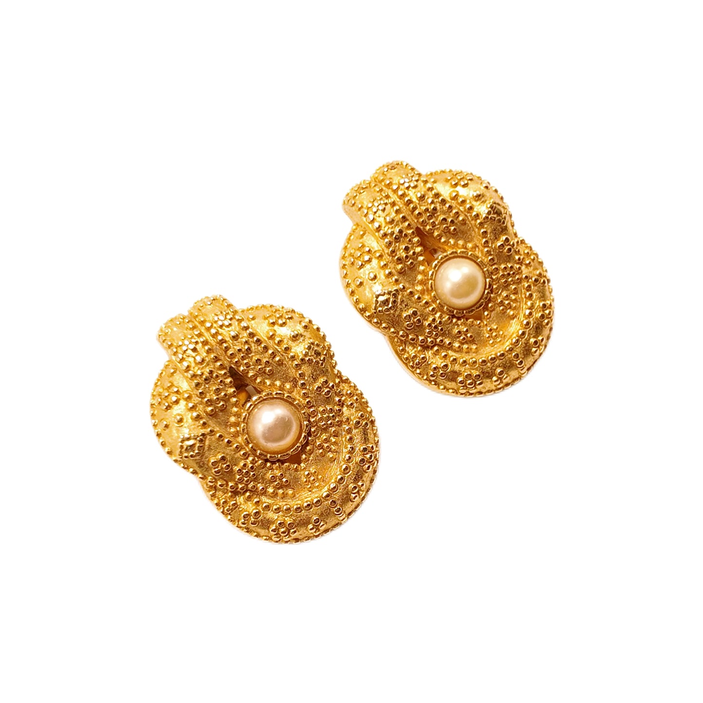 Vintage American 90s thick gold knot imitation pearl ear clip KJL tagged Mobius ring court retro style