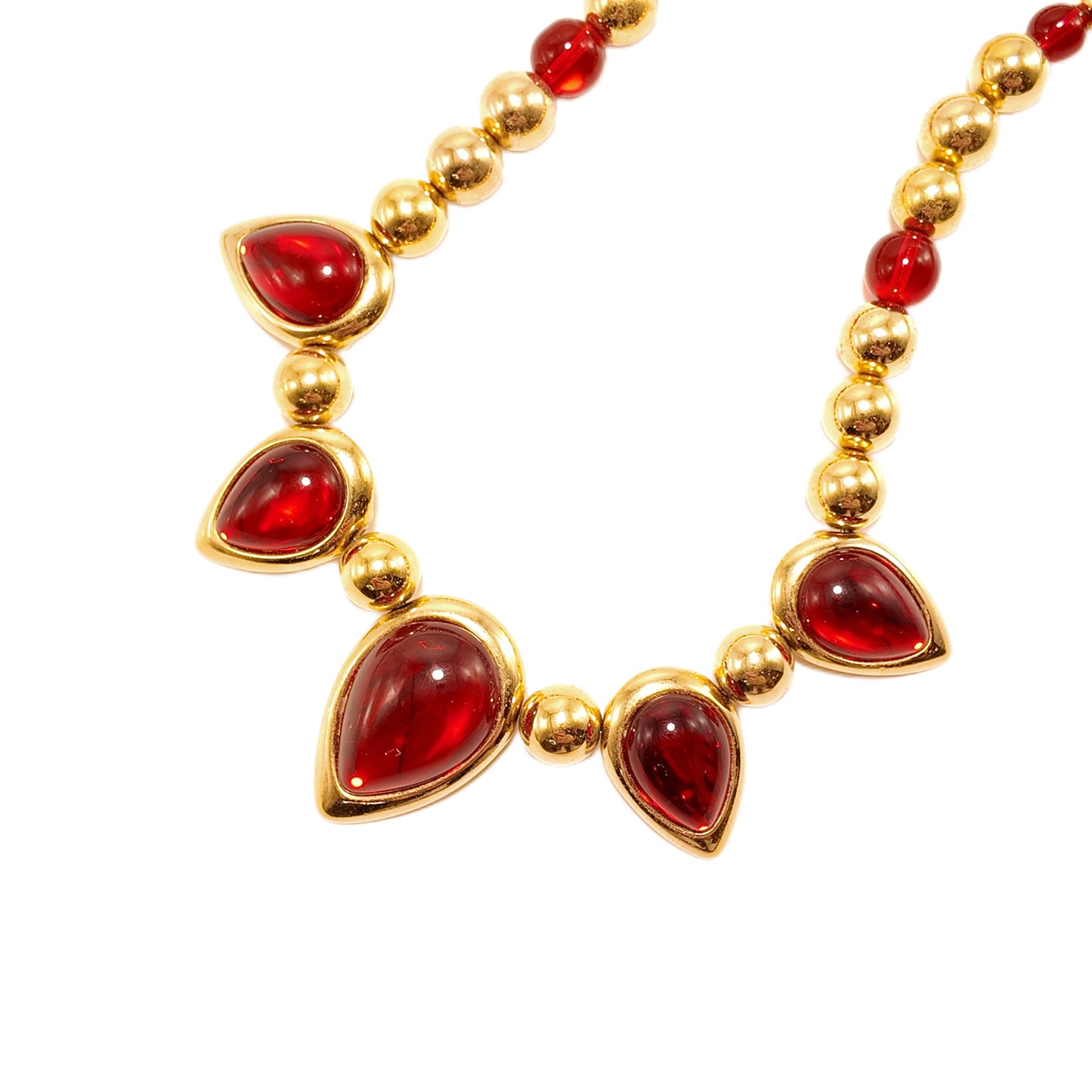 Vintage 90s NAPIER brand in the United States with red glazed necklace and oval stitching design featuring a palace retro style