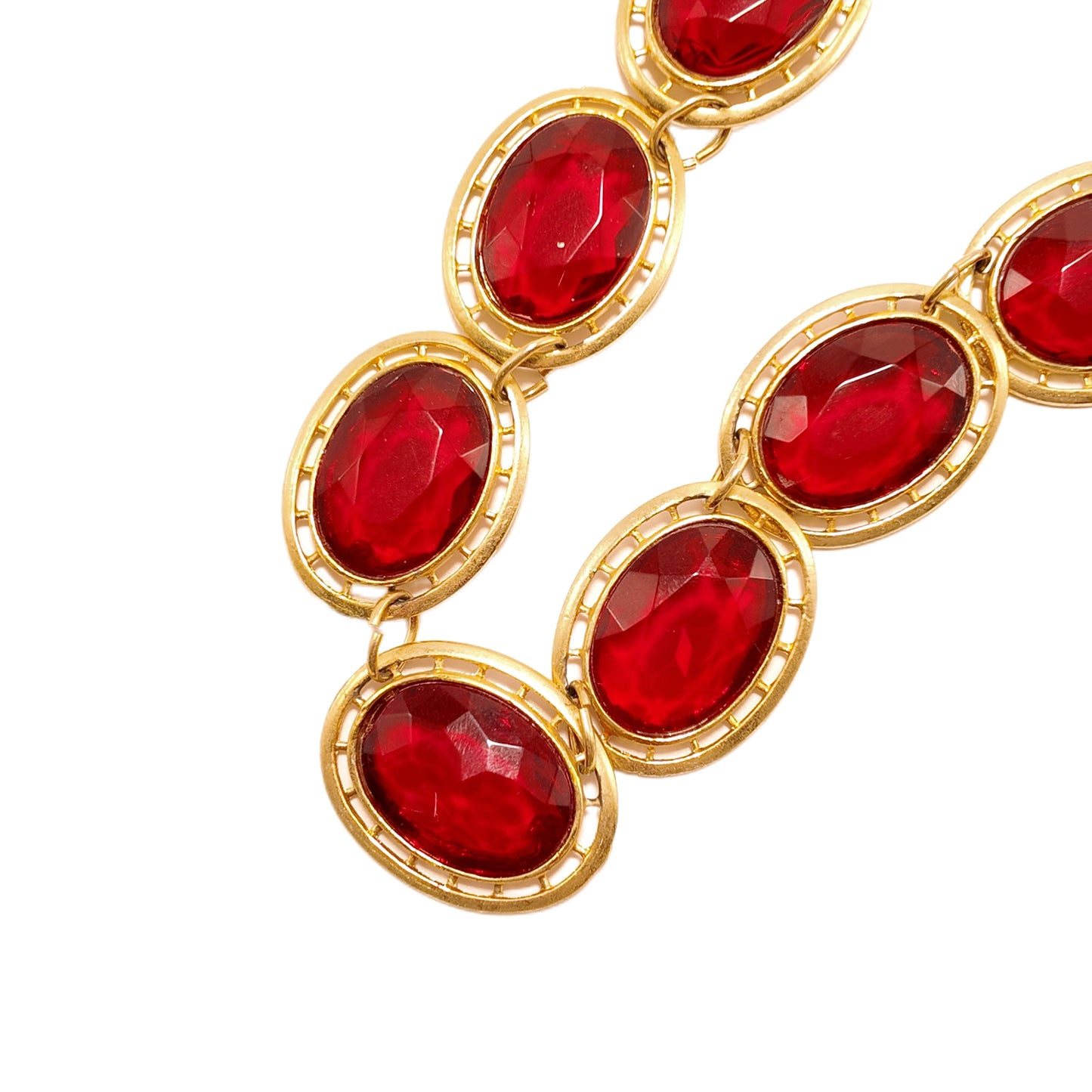 Vintage French 80s Red Necklace with Oval Splicing and Hollow Design Palace Vintage Style