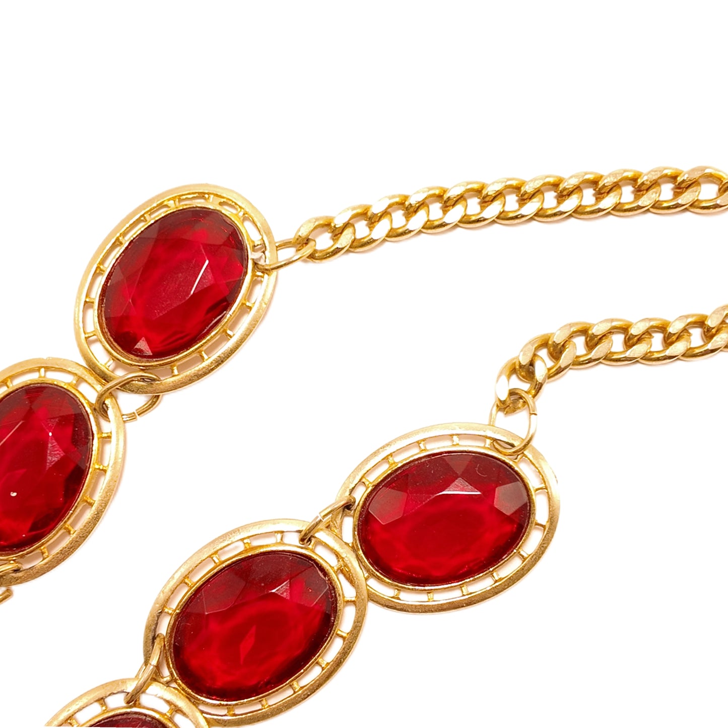 Vintage French 80s Red Necklace with Oval Splicing and Hollow Design Palace Vintage Style