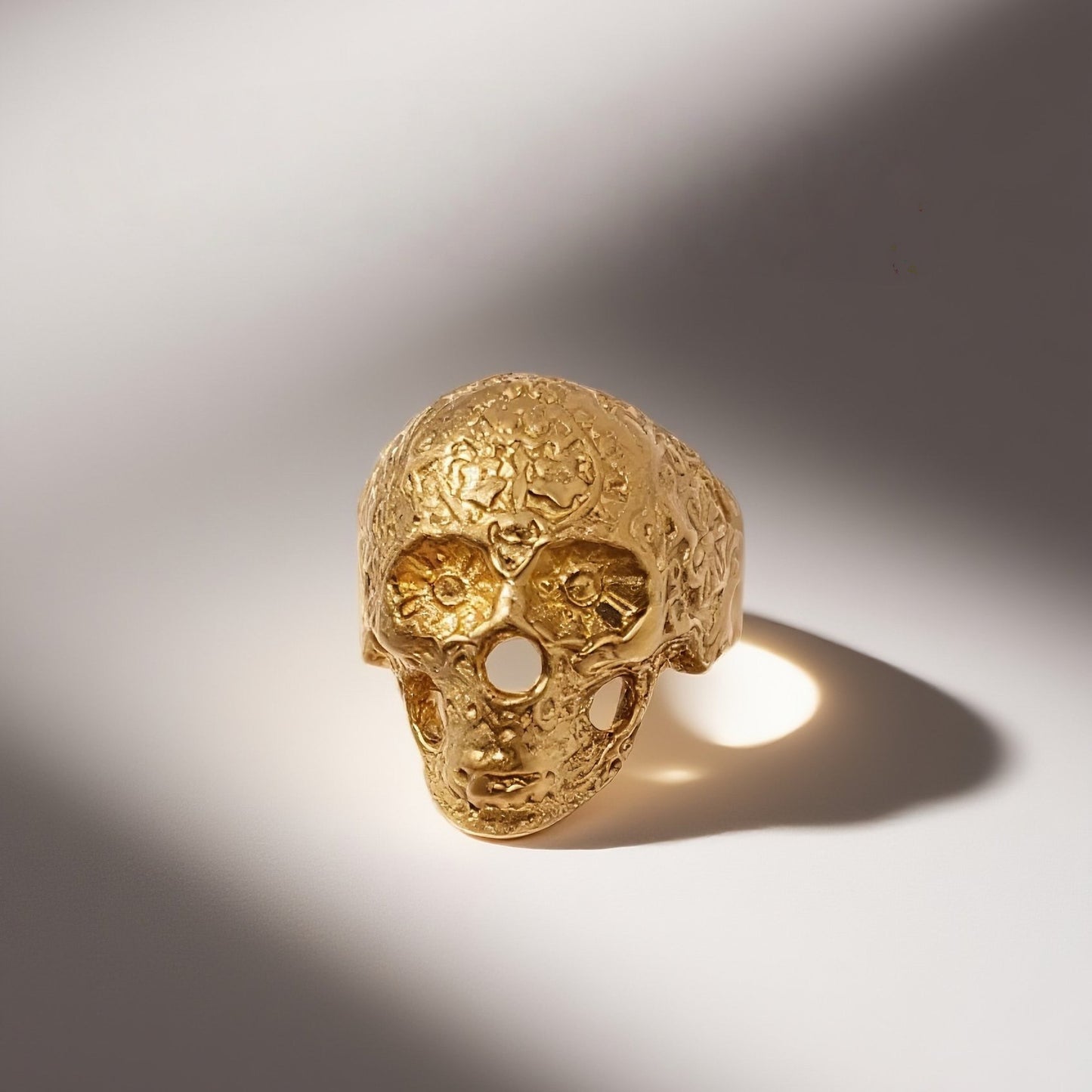 Vintage British 1960s brass ring skull carving pattern court retro style