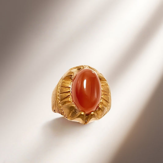 Vintage British 1960s Natural Agate Brass Ring with Three Dimensional Pattern Palace Vintage Style