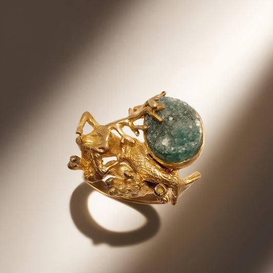 Vintage British 1960s Natural Stone Brass Open Ring Mermaid Three Dimensional Surrounding Palace Vintage Style