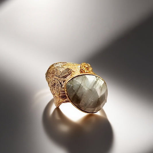 Vintage British 1960s Natural Stone Brass Open Ring, Three Dimensional Butterfly Palace Vintage Style