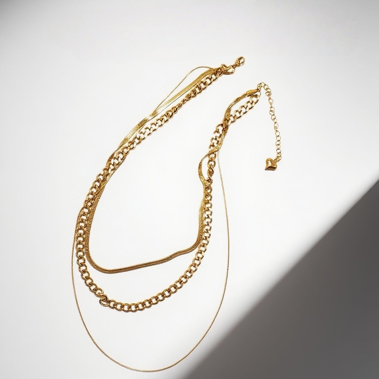Vintage triple layered solid gold necklace with layered retro feel