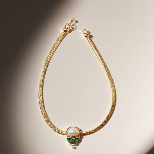 Vintage inverted triangle necklace with blue green cloud patterned glass imitation pearl inlay court retro style