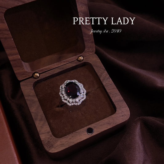 Natural Garnet Open Ring S925 Pure Silver Dark Red Oval Lace Lace Surrounding the Palace Vintage