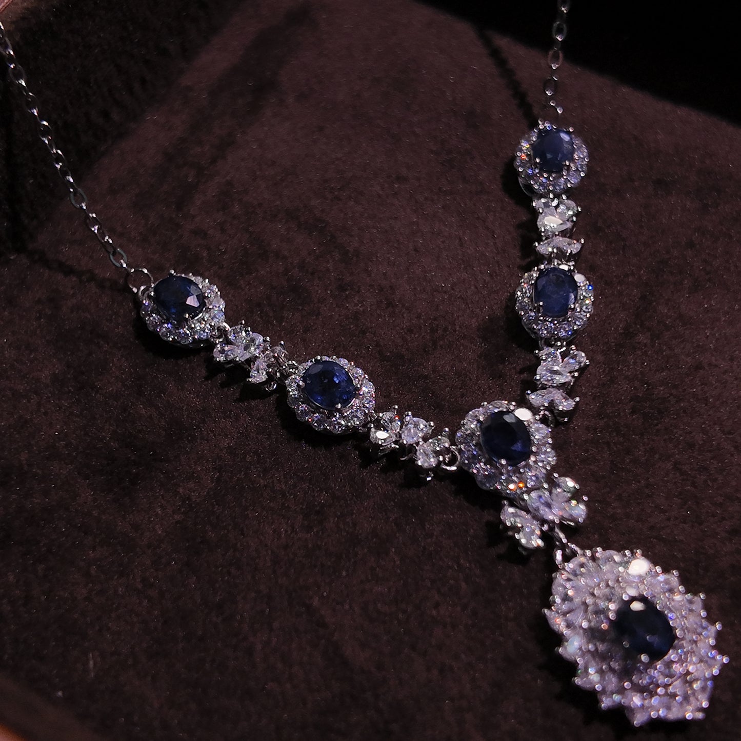 Natural aquamarine necklace S925 pure silver blue V-shaped luxurious palace retro