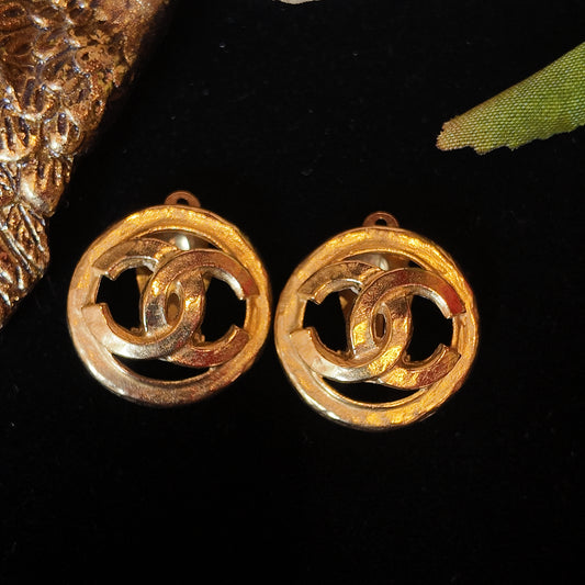 Vintage Chanel Ear Clip Classic Double C Hollow Design Palace Retro