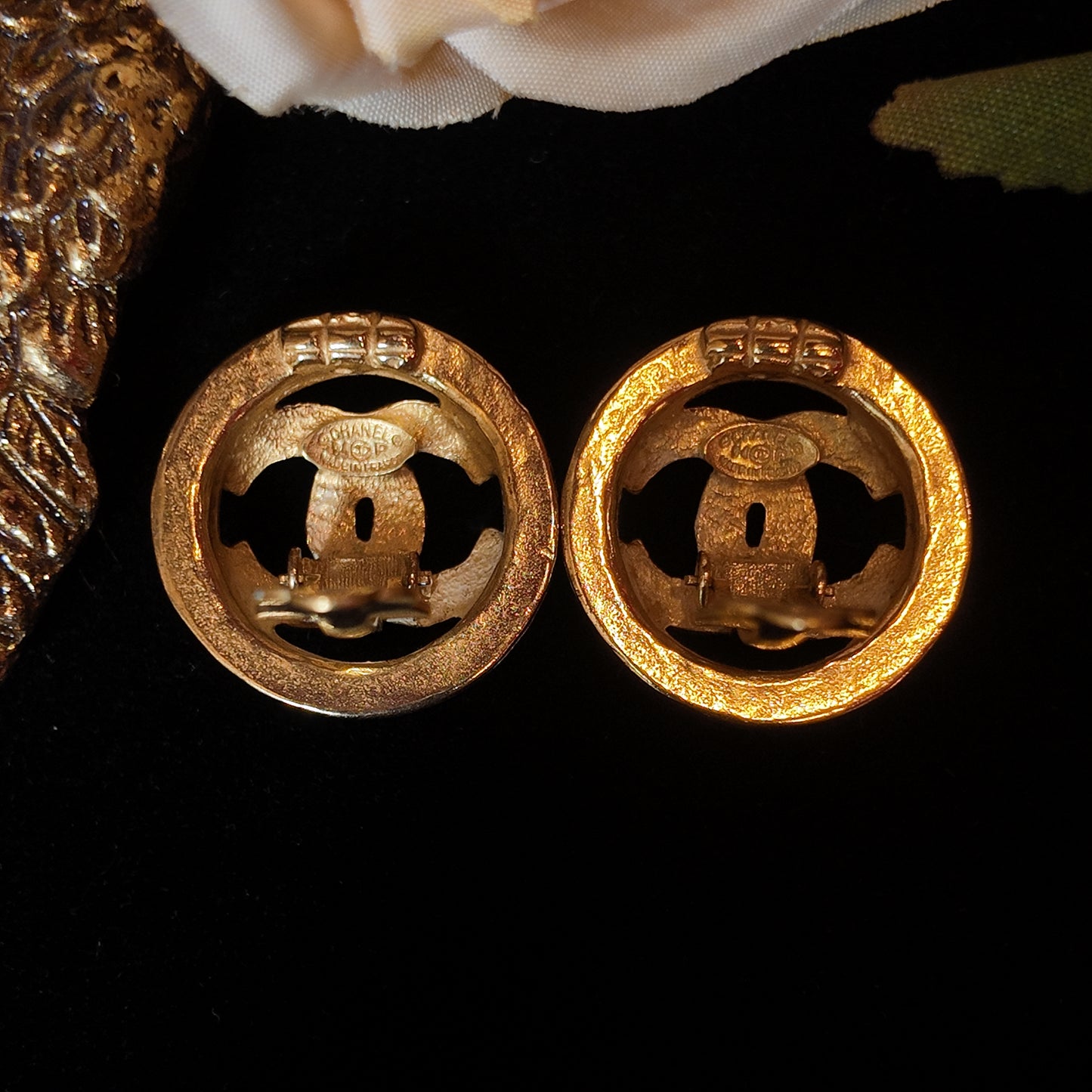 Vintage Chanel Ear Clip Classic Double C Hollow Design Palace Retro