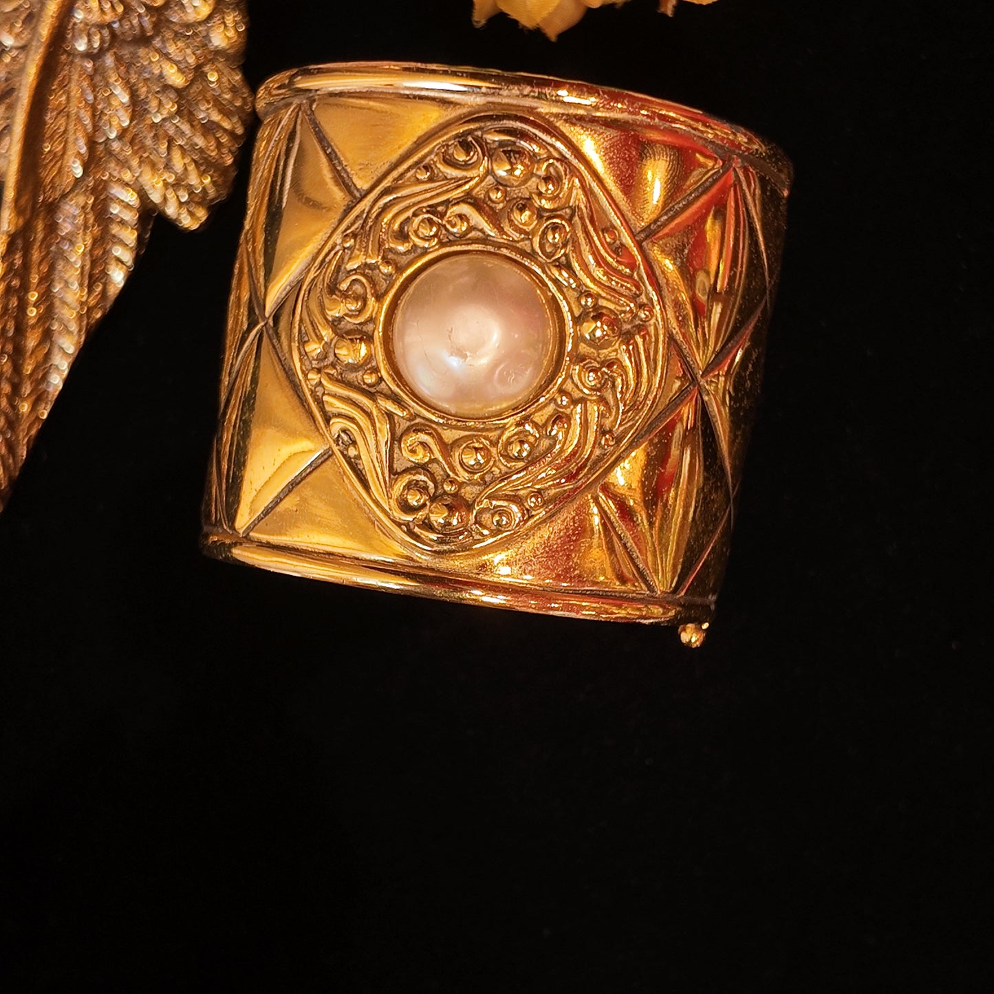 Vintage Chanel 1997 runway bracelet with diamond grid pattern and pearl relief exaggerated design court retro