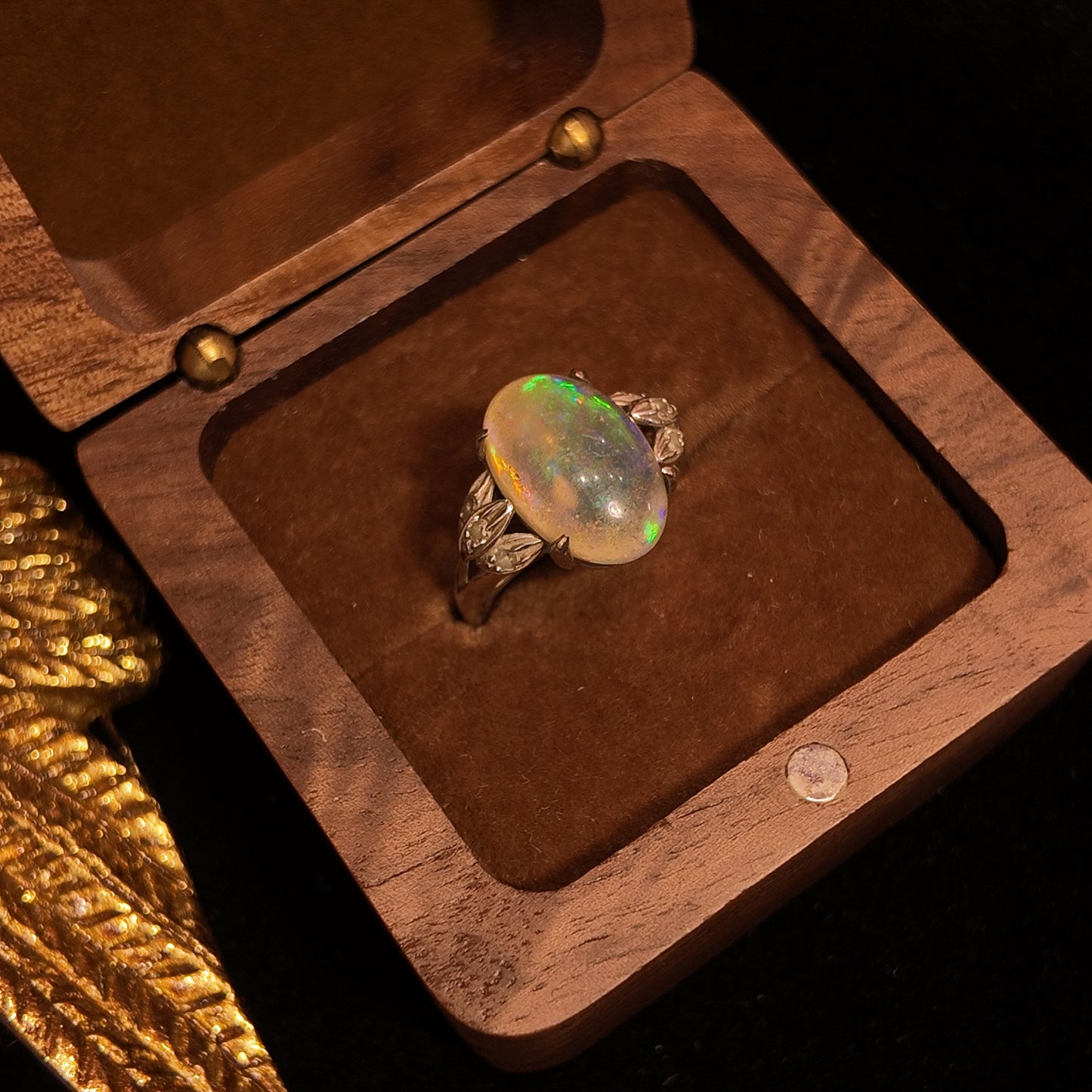 Natural Opal Ring 18K Silver Rhinestone with Three Dimensional Patterns Palace Vintage