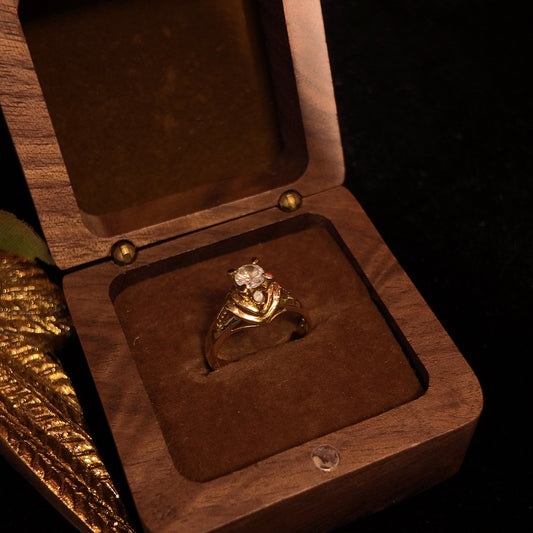 Vintage Rhinestone Ring Gold Plated White Rhinestone Inlaid Stereoscopic Design Palace Vintage