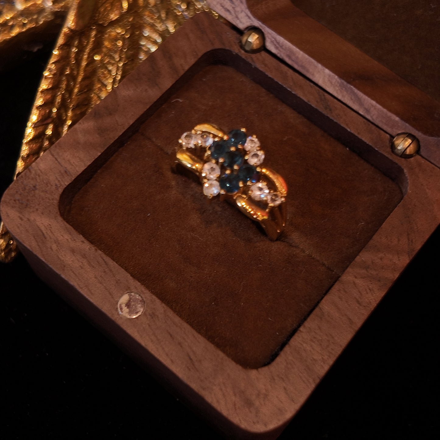 Vintage Rhinestone Ring Gold Plated Blue and White Rhinestone Splicing Set with Palace Vintage