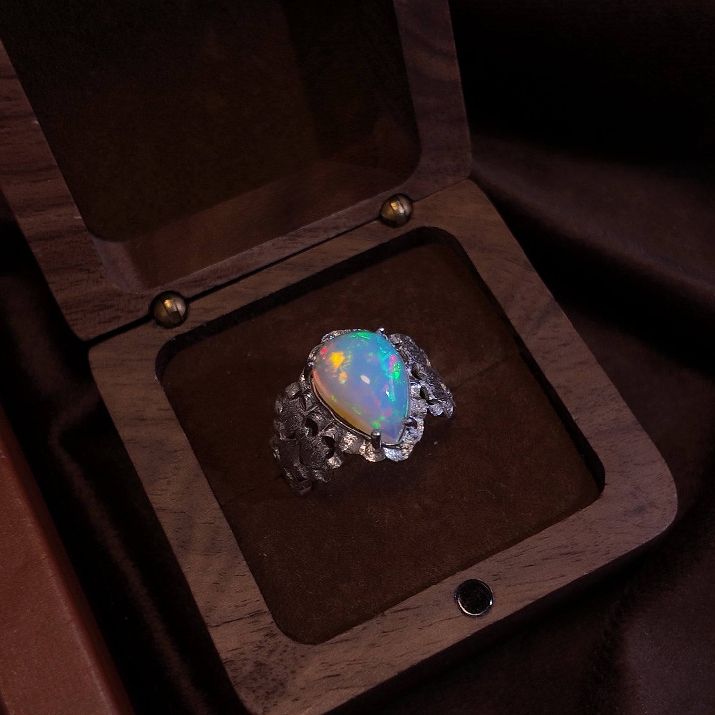 Natural Opal Stone Open Ring S925 Pure Silver Colorful Water Drop shaped Opal Hollow Edge Design Palace Retro