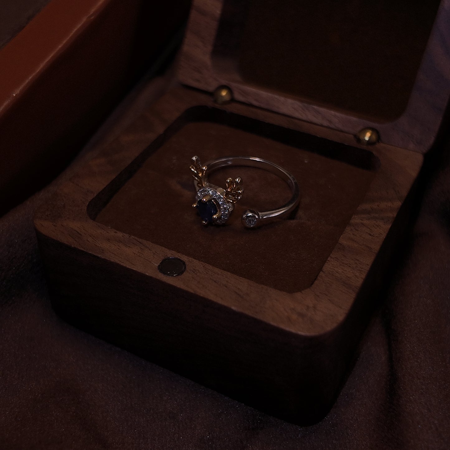 Natural Sapphire Open End Ring S925 Pure Silver Deer Head Shape with Diamond Inlaid Edge Palace Vintage