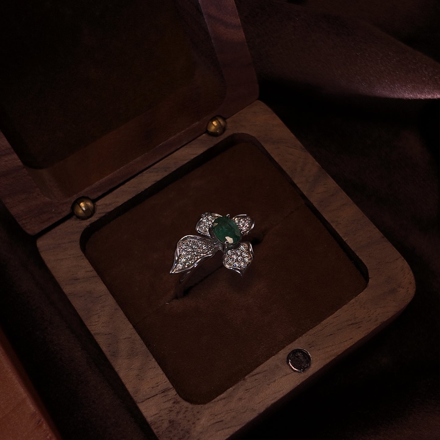 Natural emerald open ring S925 pure silver green petal set with diamonds wrapped in gemstones palace retro