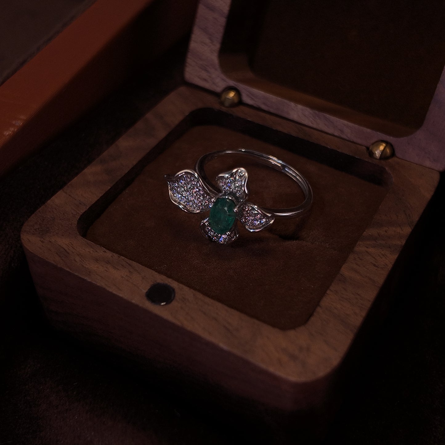 Natural emerald open ring S925 pure silver green petal set with diamonds wrapped in gemstones palace retro