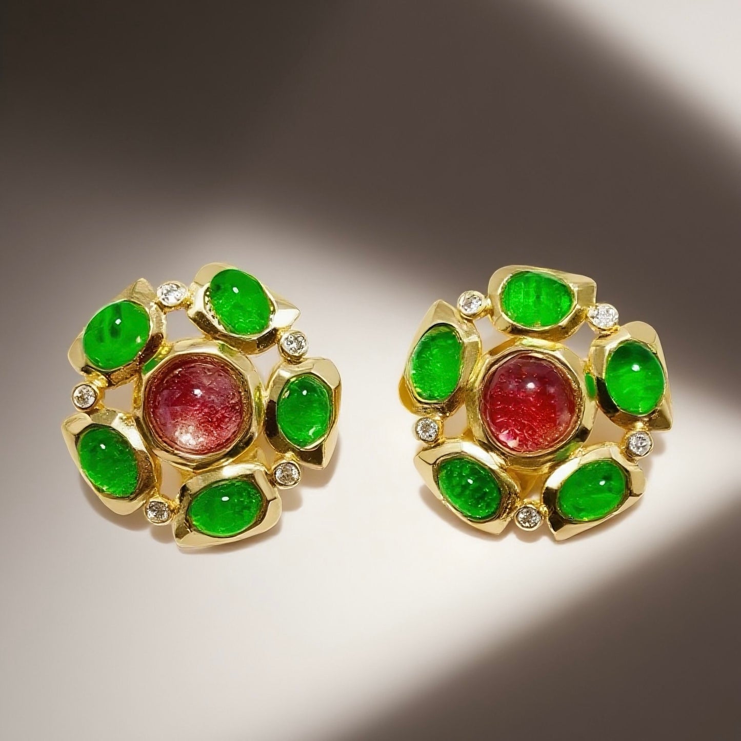 Red and green two-color glass splicing flower ear clip, palace retro romantic retro
